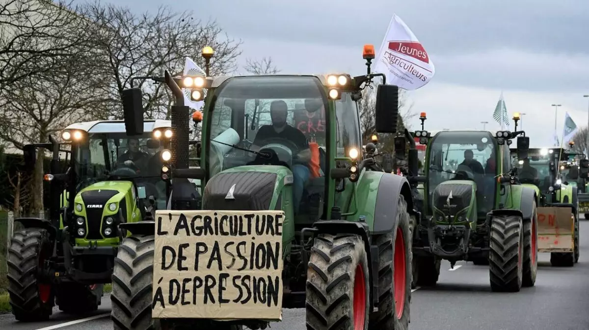 Agriculture : Gabriel Attal se rend dans une exploitation agricole pour calmer la colère des agriculteurs