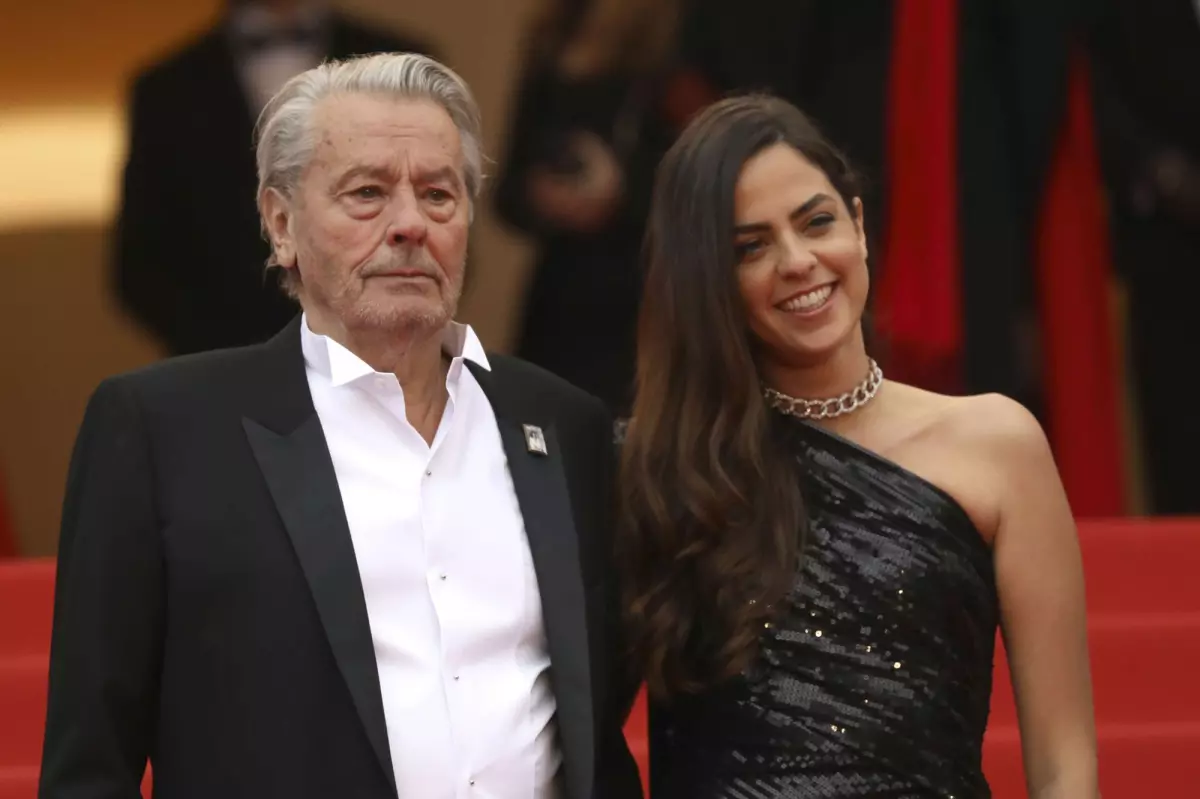 Alain Delon : Les accusations choquantes de sa fille Anouchka sur sa période de convalescence après son AVC