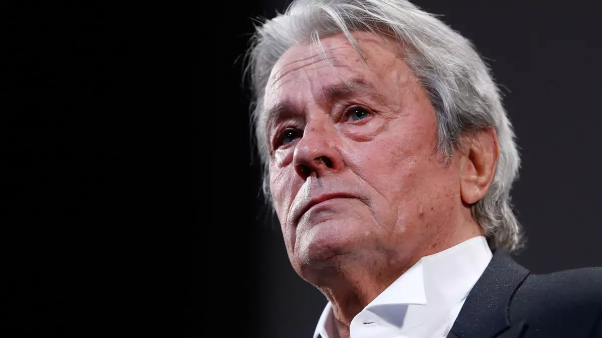 Alain Delon : réaction d'Anouchka après la perquisition de son père