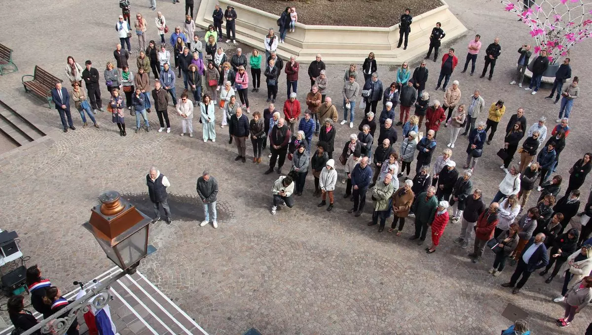 Arras : Un dernier hommage poignant à Dominique Bernard, enseignant tué vendredi dernier