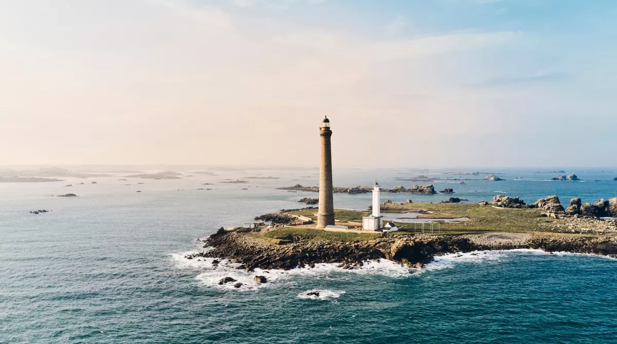 Découvrez le phare de l'île Vierge, un record européen