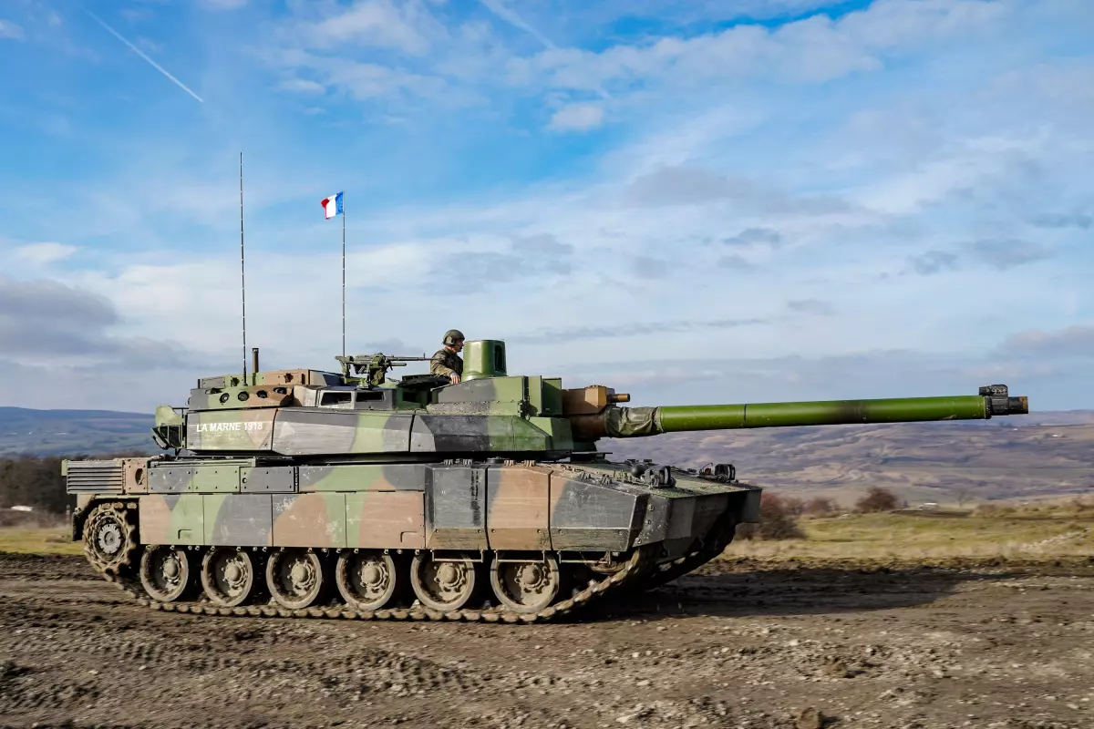 Découvrez les incroyables tests du char Leclerc avec l'armée française