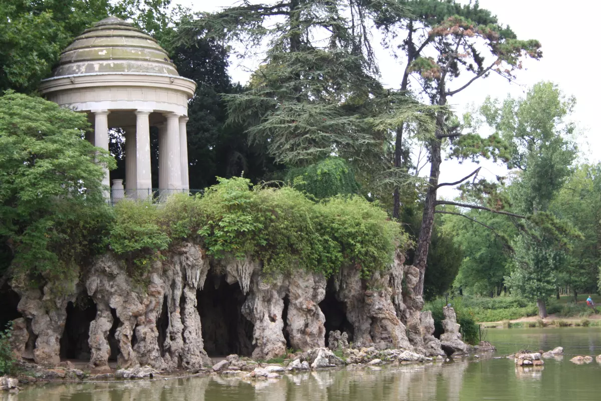 Découvrez les secrets cachés du Bois de Vincennes aux portes de Paris