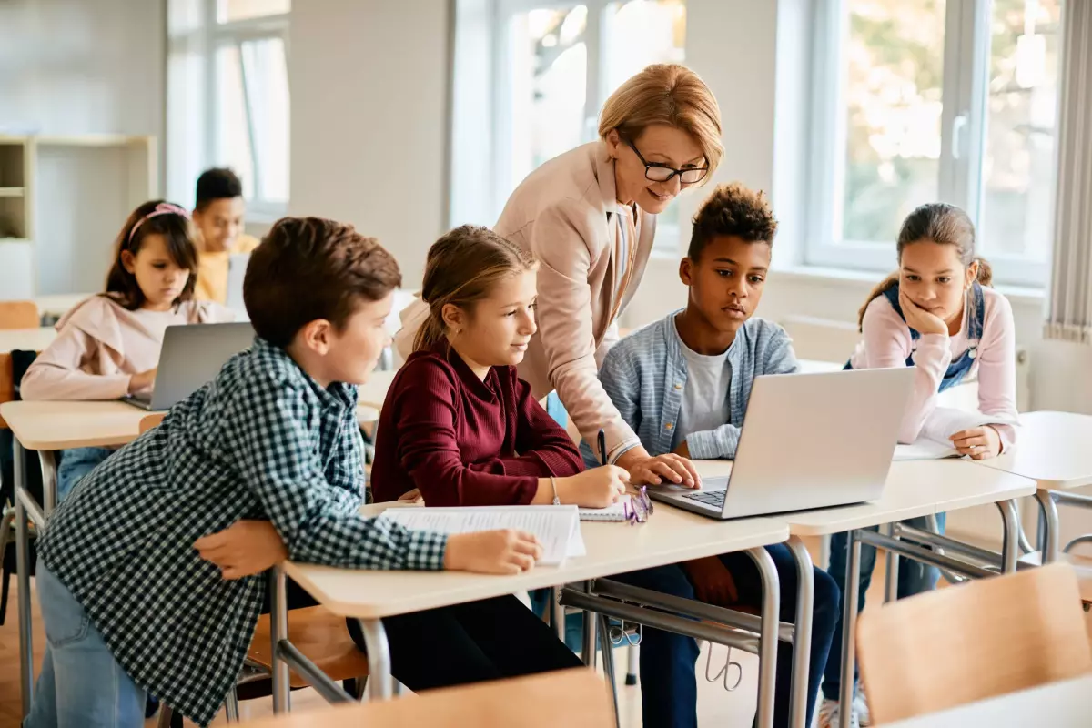 Éducation : le débat entre école publique et école privée relancé par la nouvelle ministre de l'Éducation