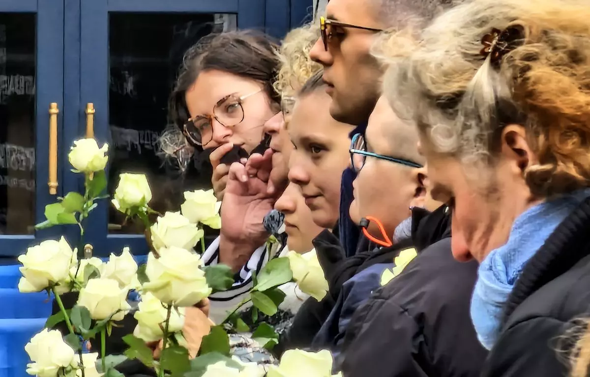 🔴 Émotion et hommage lors des obsèques de Dominique Bernard à Arras