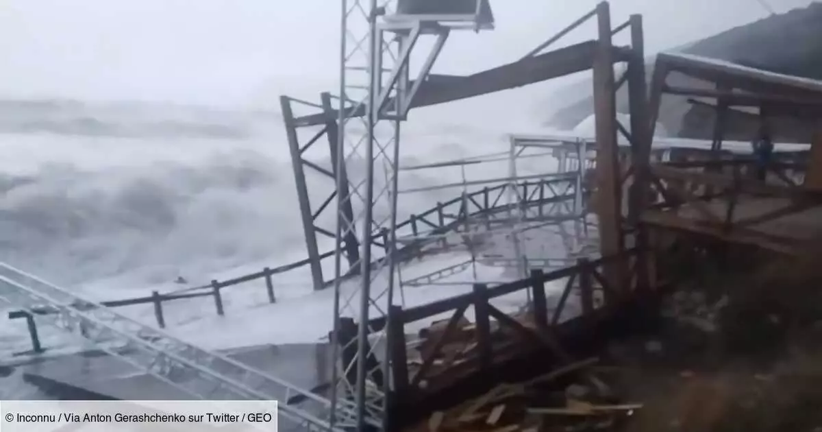 En Russie et en Ukraine, la tempête du siècle provoque des vagues géantes