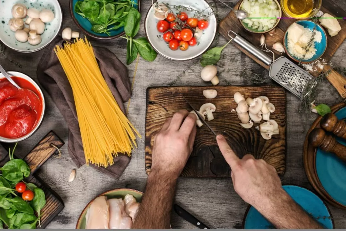 Faut-il mettre de l'huile dans l'eau des pâtes ? Les idées reçues sur la cuisine