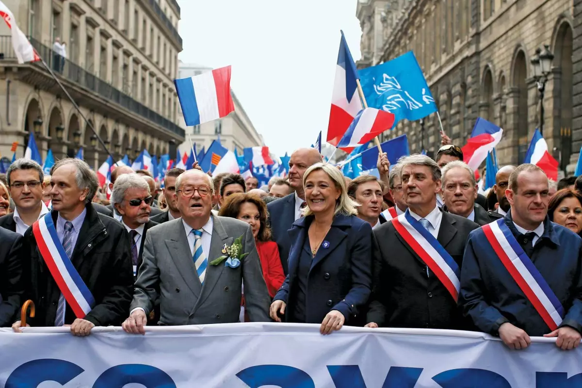 Front National : la mise sous tutelle d'une commune fait polémique