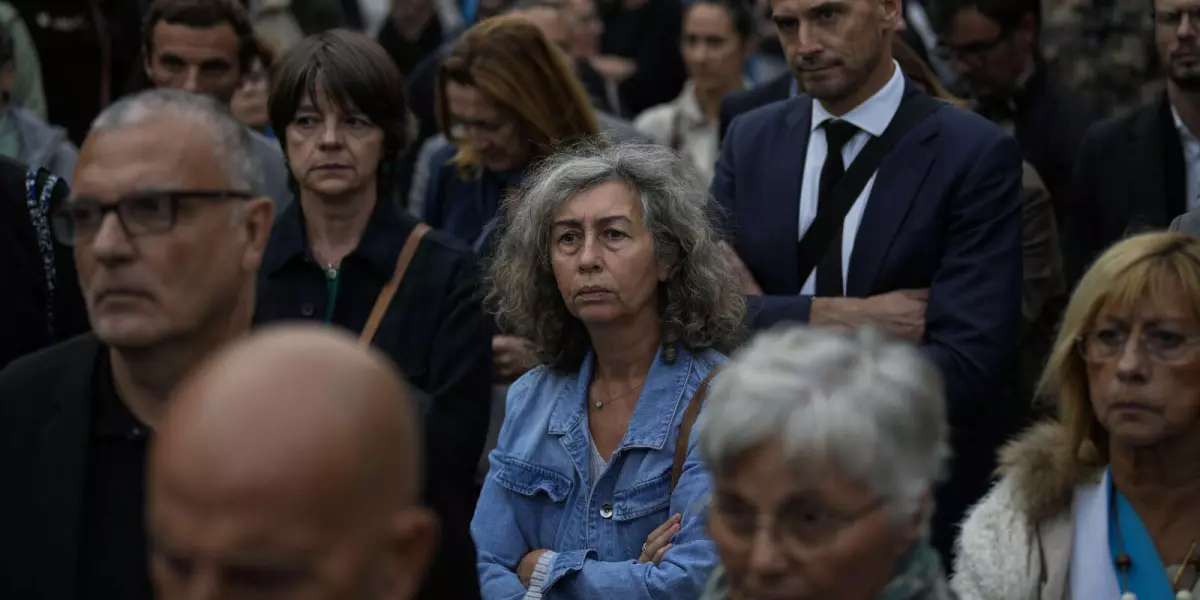 Hommage au professeur Dominique Bernard, victime d'un attentat