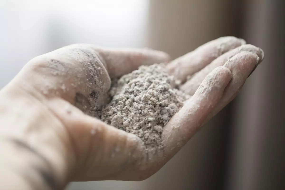 La poussière de silice : un danger méconnu pour des centaines de milliers de travailleurs