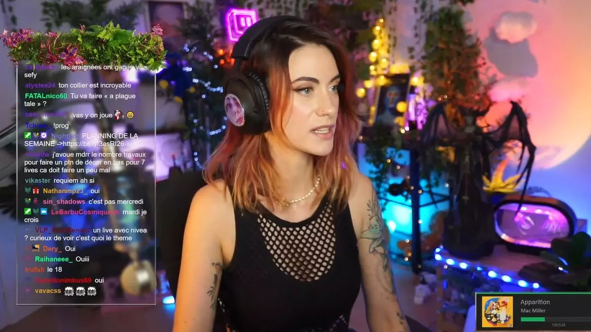 Maghla, la reine de Twitch, enflamme le plateau de Clique - CANAL+