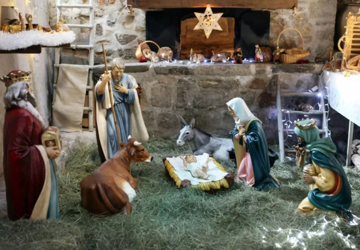 Polémique sur l'installation des crèches de Noël dans les mairies