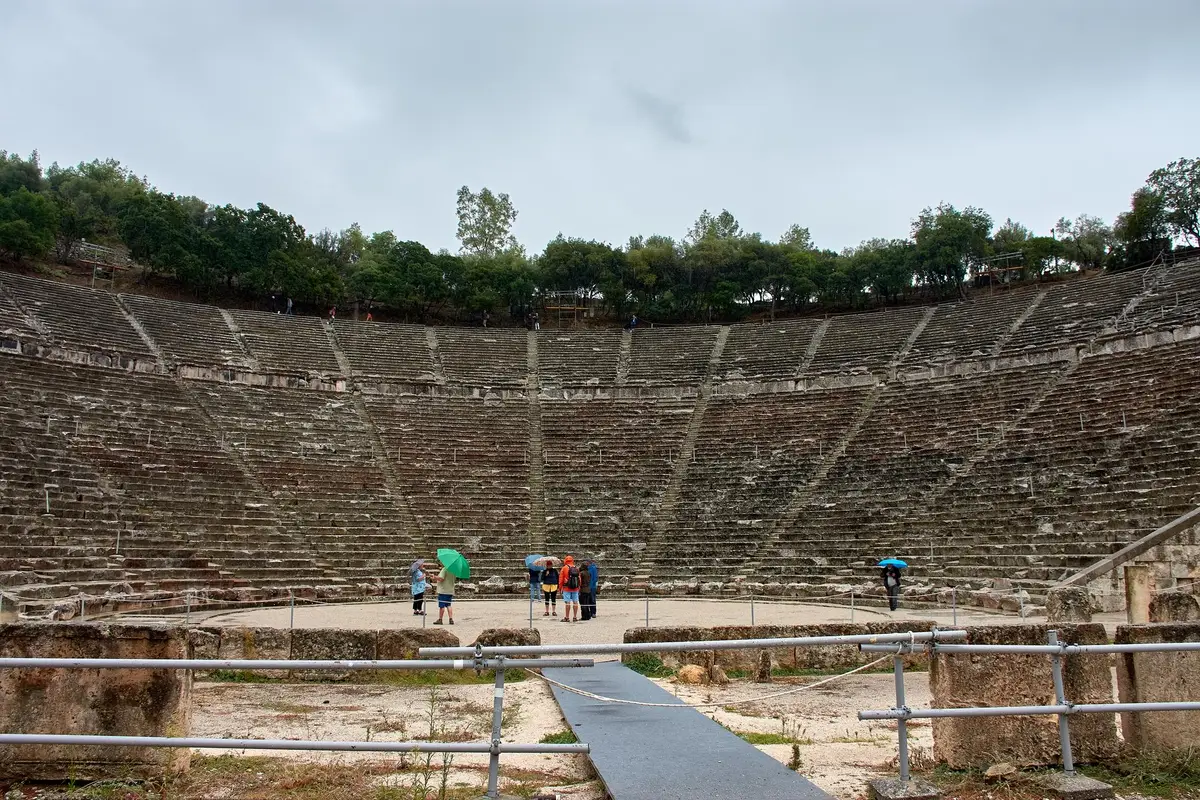 nîmes olympique crocodiles stade antonins