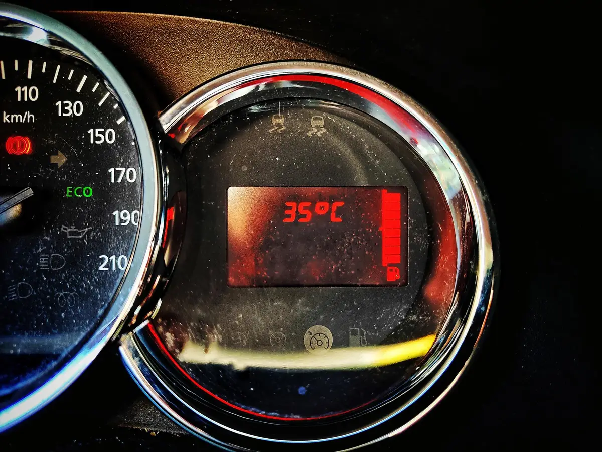 compteur bmw, alerte vitesse, tableau de bord voiture