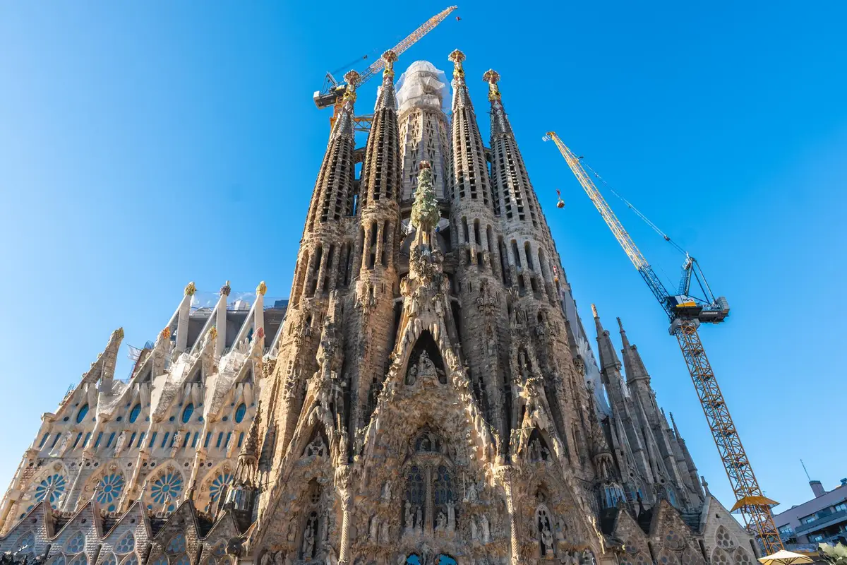 sagrada familia barcelone gaudi basilique
