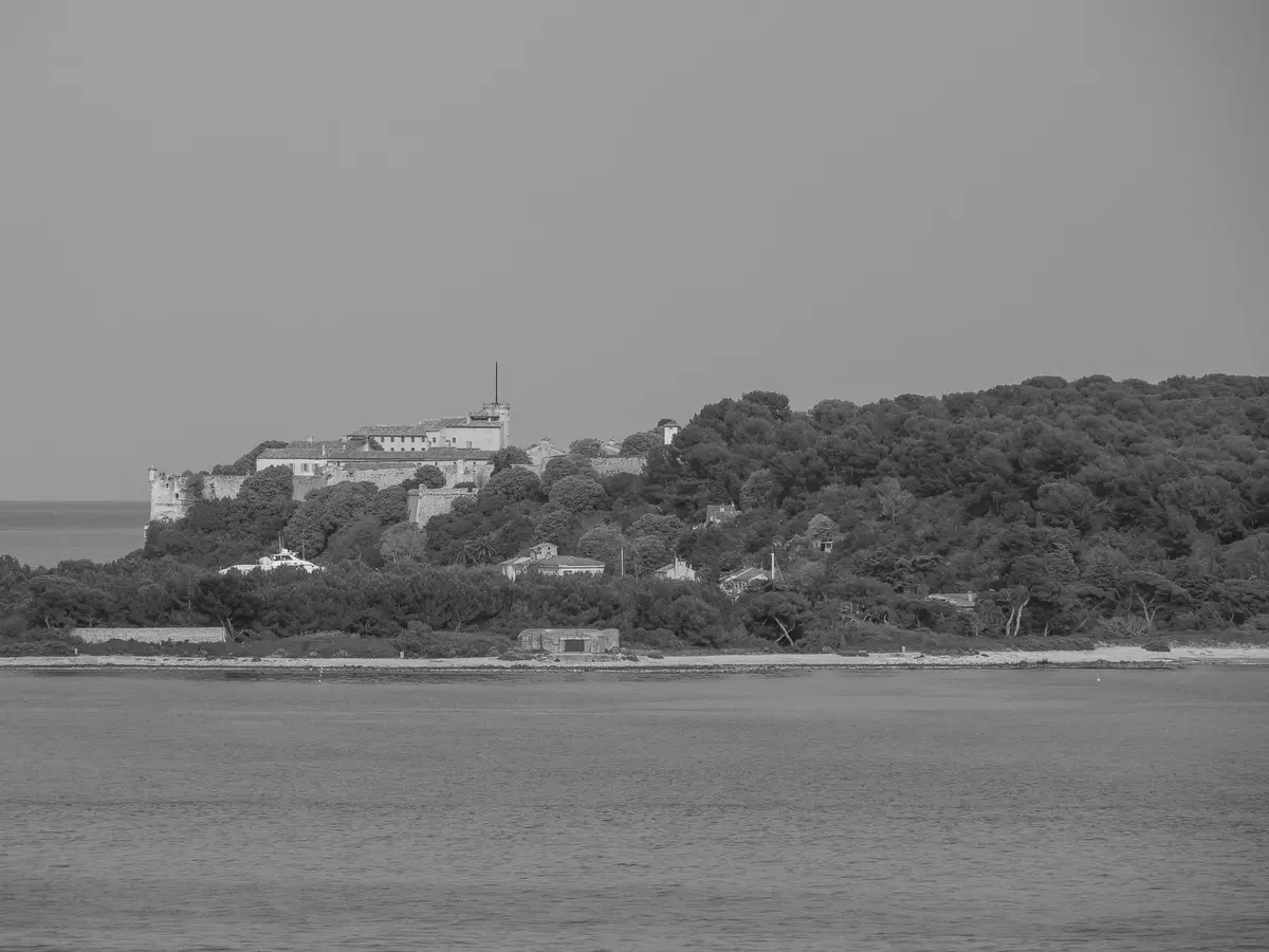 fort de brégançon, résidence présidentielle, côte varoise