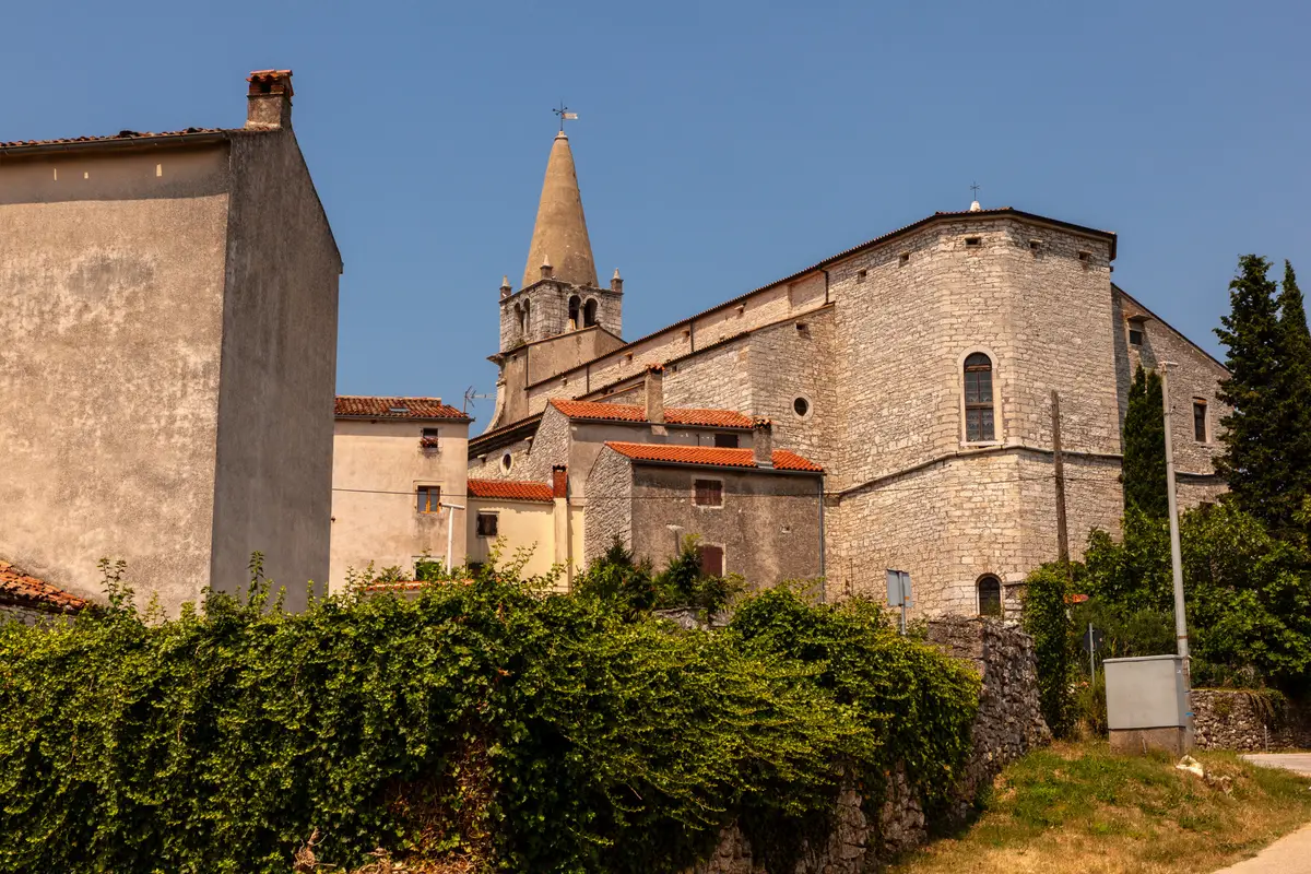 saint bonnet de mure, commune du rhone, mairie, eglise, musee photographie