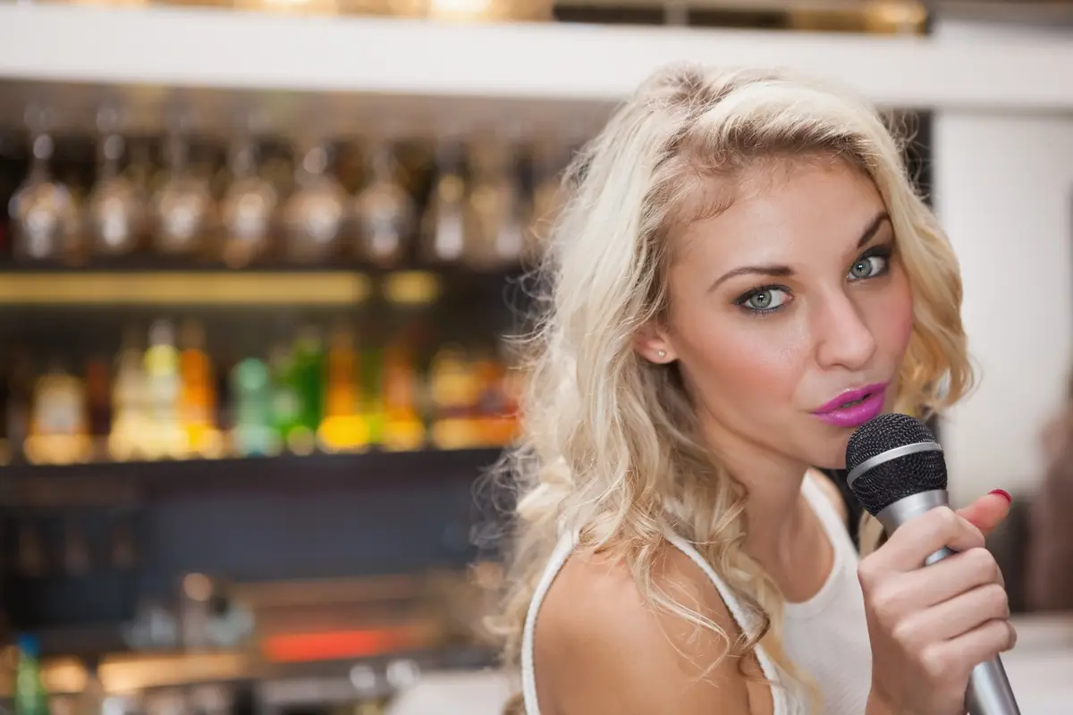 helena noguerra, actrice belge, chanteuse, scène, plateau TV
